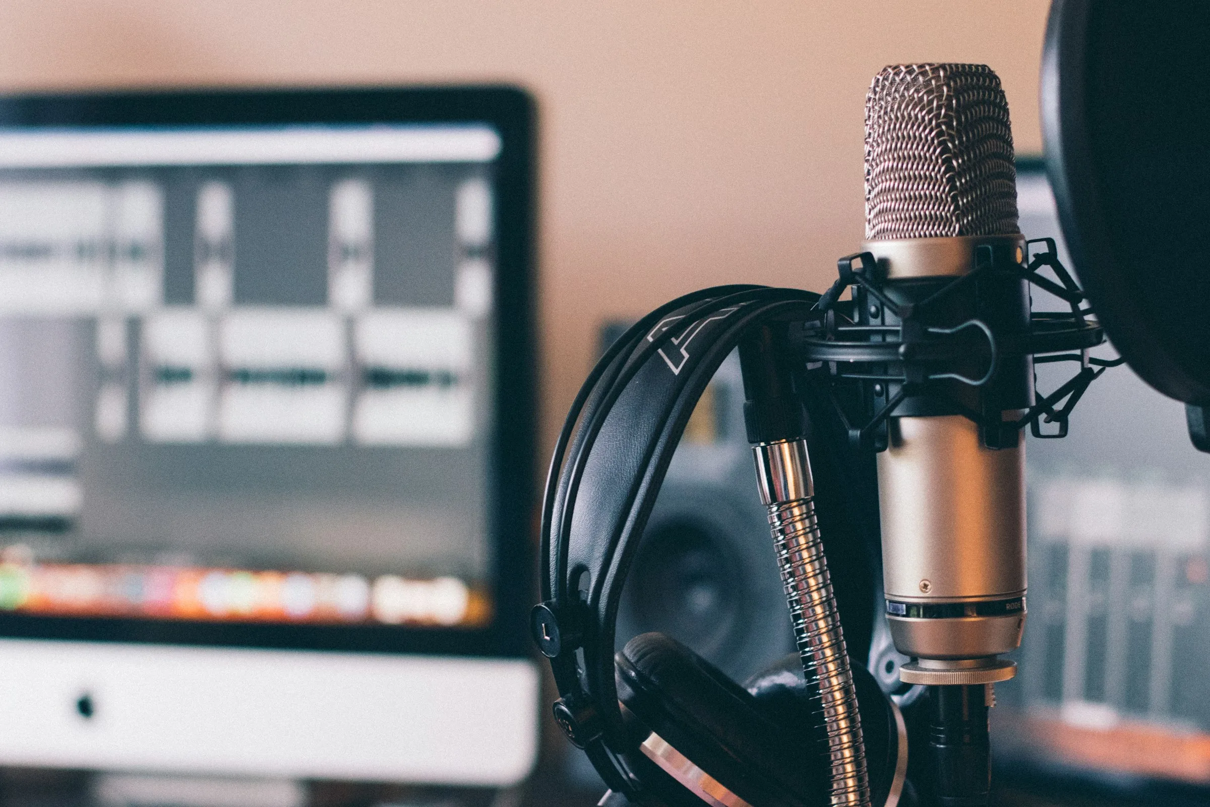 Podcast der Ärztekammer Schleswig-Holstein mit Professor Hartmut Göbel und PD Dr. Carl Göbel