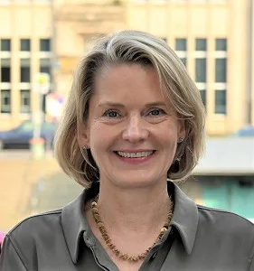 Porträt Dr. Astrid Gendolla