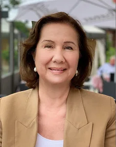 Porträt Bettina Frank