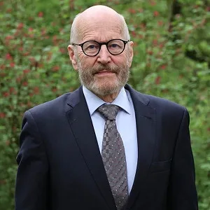 Porträt Prof. Dr. Hartwig Eckert