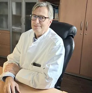 Porträt Prof. Dr. Henning Stolze