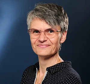 Porträt Dr. Katja Heinze-Kuhn