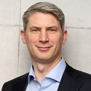 Porträt Dr. Lars Neeb