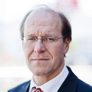 Porträt Prof. Dr. Mathias Nebendahl