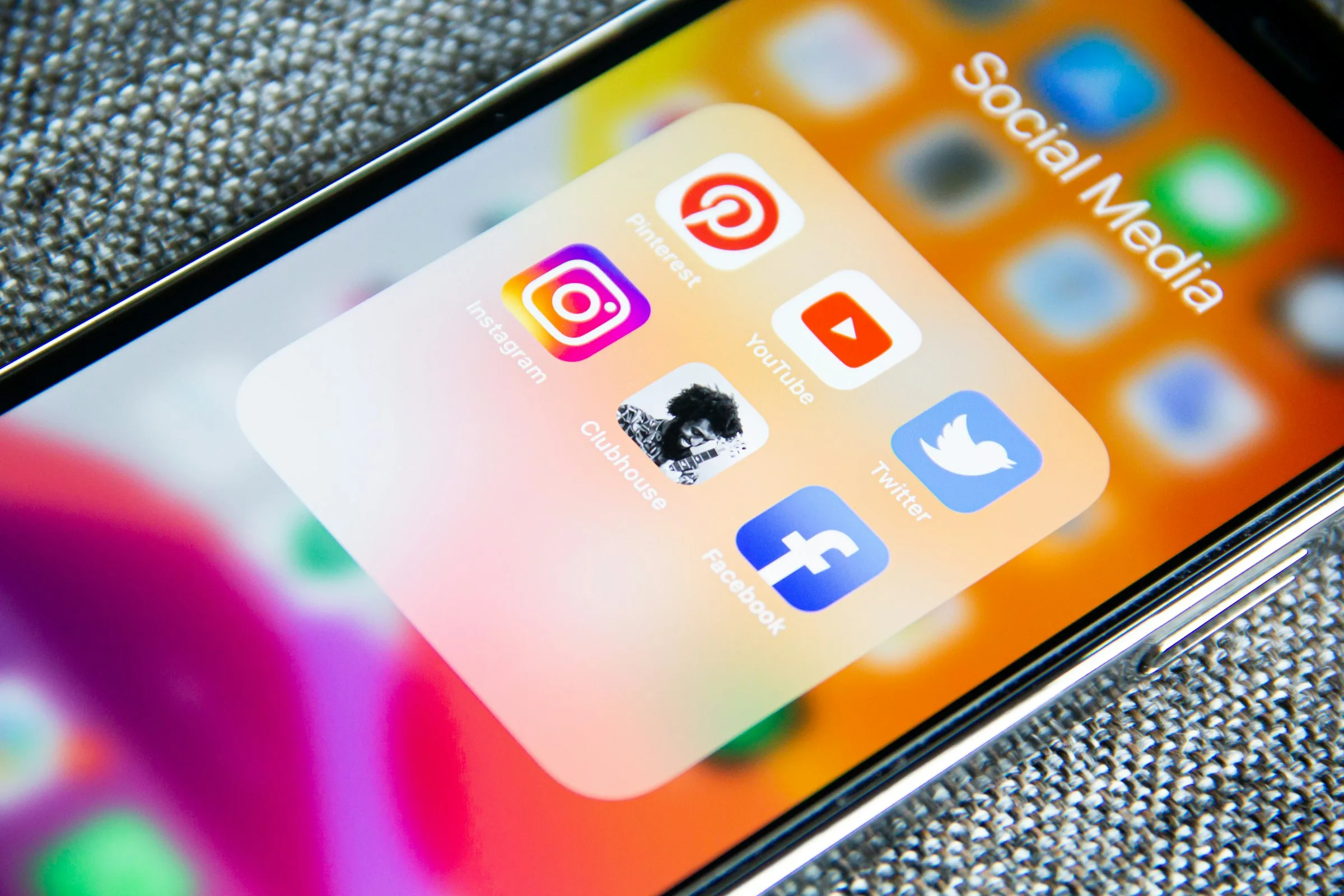 Aktuelle Einblicke und Neuigkeiten finden Sie auf unseren Social-Media-Kanälen
